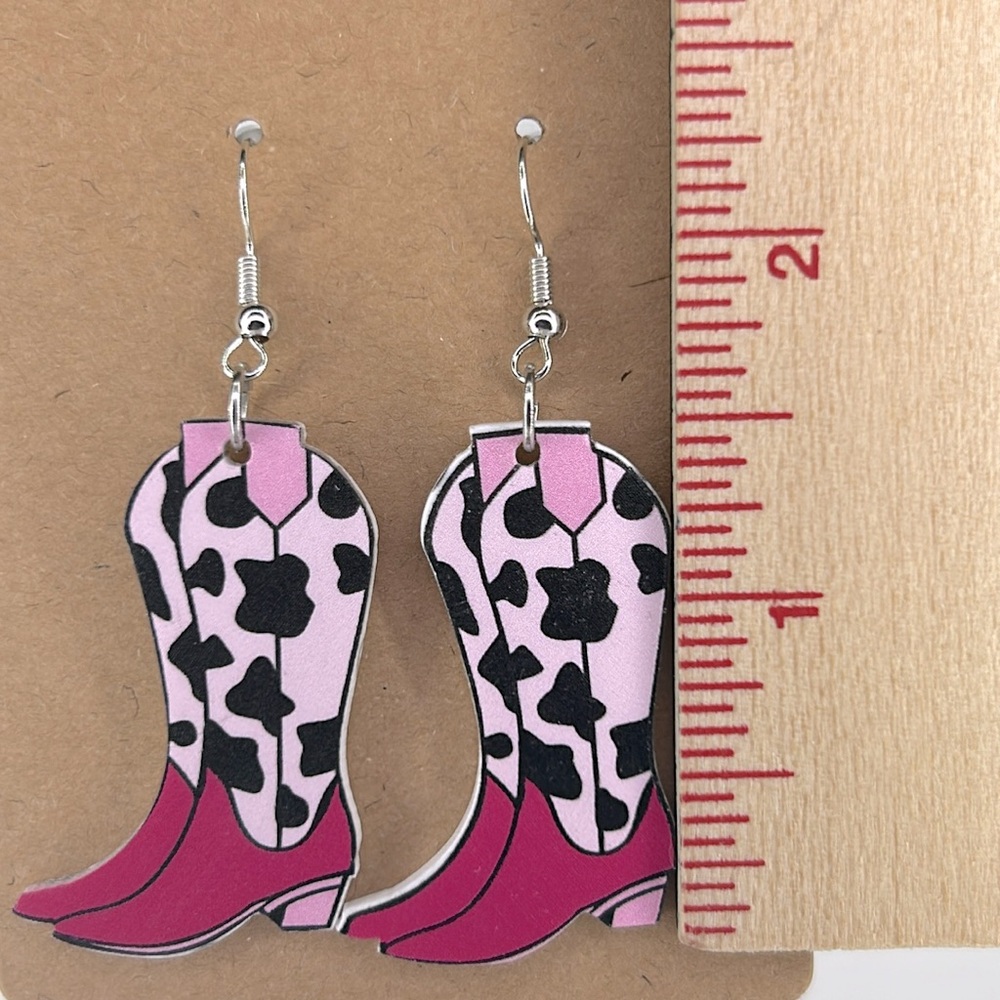 AdorableCowboy Boots Dangle Earrings Stylish & Lightweight - Picture 2 of 2